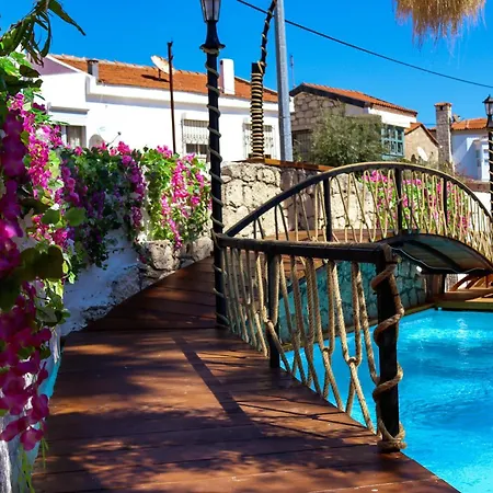 B House Alacati Otel *